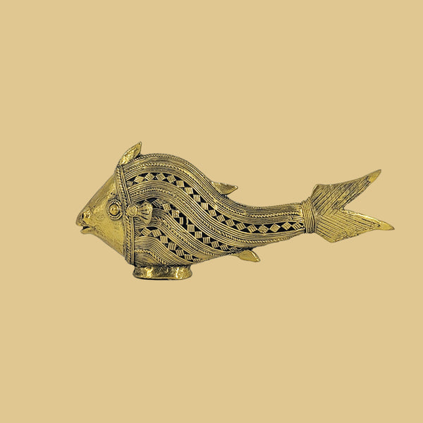 Flow – handcrafted brass fish sculpture in traditional Dhokra art.