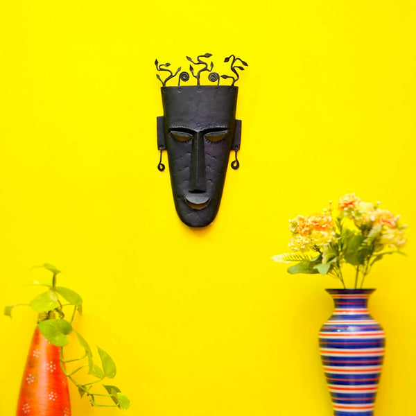 Iron Sentinel – handcrafted Bastar Iron Art tribal mask for wall décor